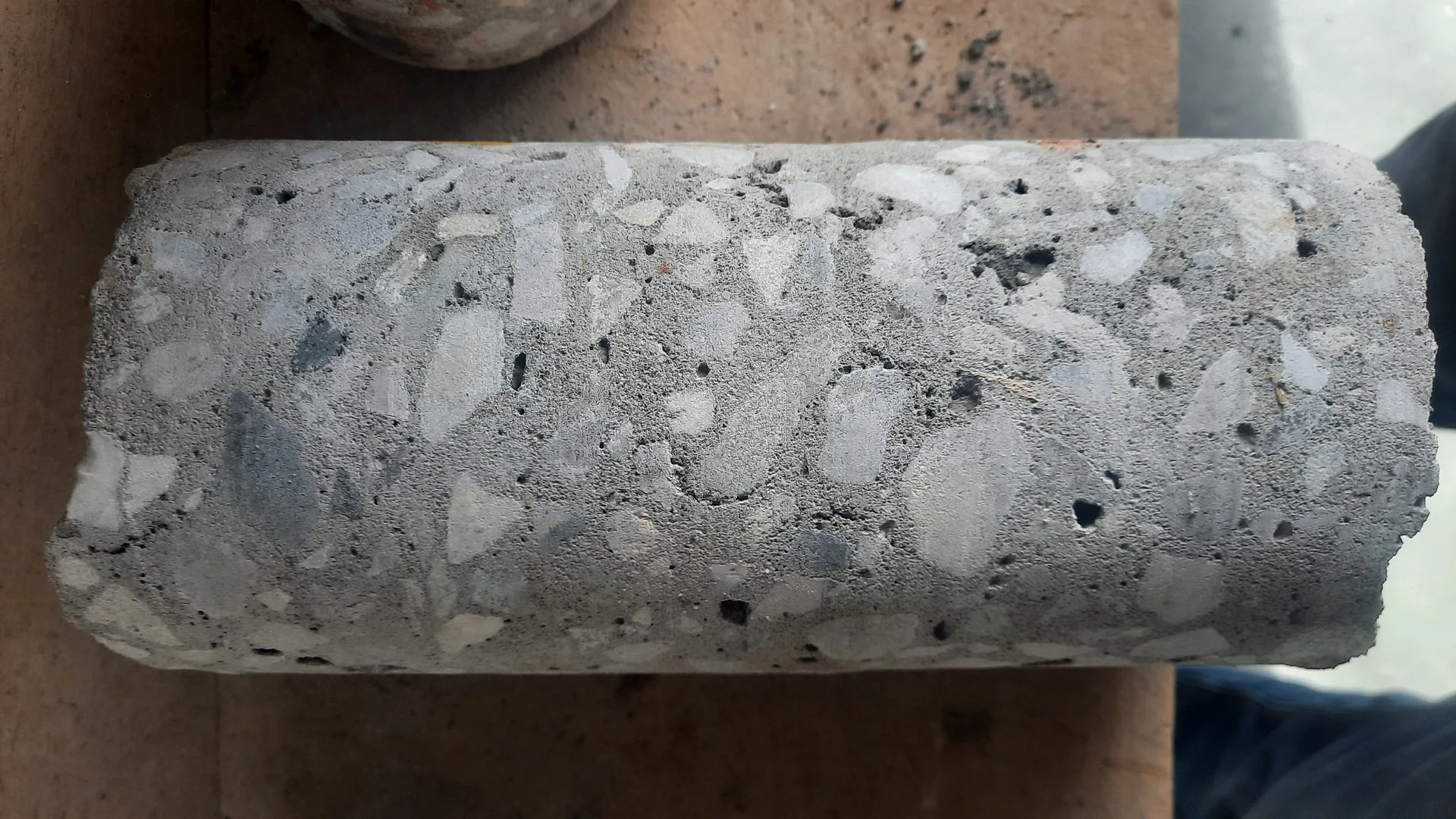 Casa Funcional con Ambientes Amplios y Garage en Rosario - Familia Lecuona - Arquitectura en Rosario