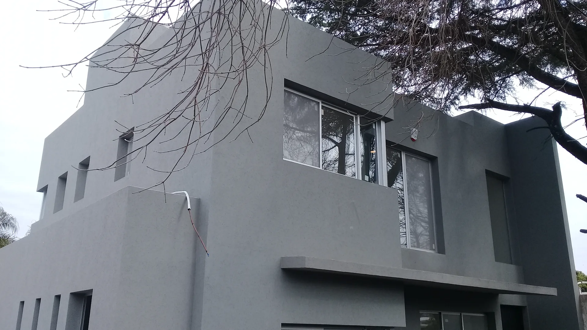 Casa en Barrio Privado Parque Field Funes con Amplios Espacios Verdes - Arquitectura en Funes